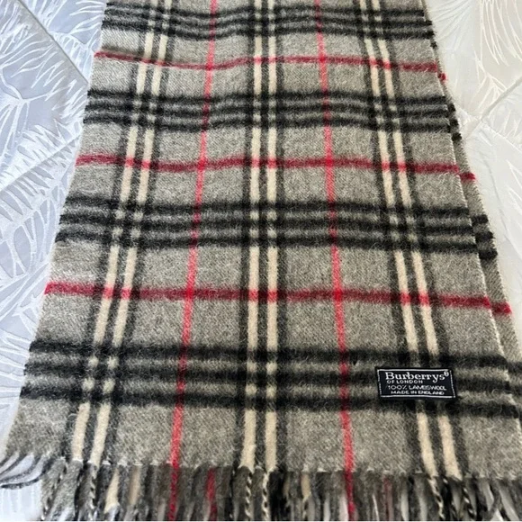 Burberrys Scarf 100% Lambswool 51”x 12” - Picture 1 of 4
